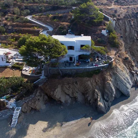 Petradi Studios&villa Aegiali