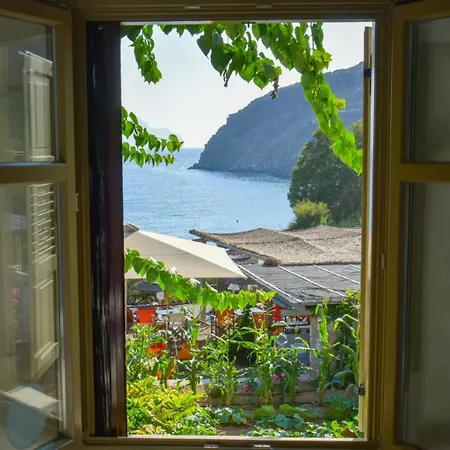 Petradi Studios&villa